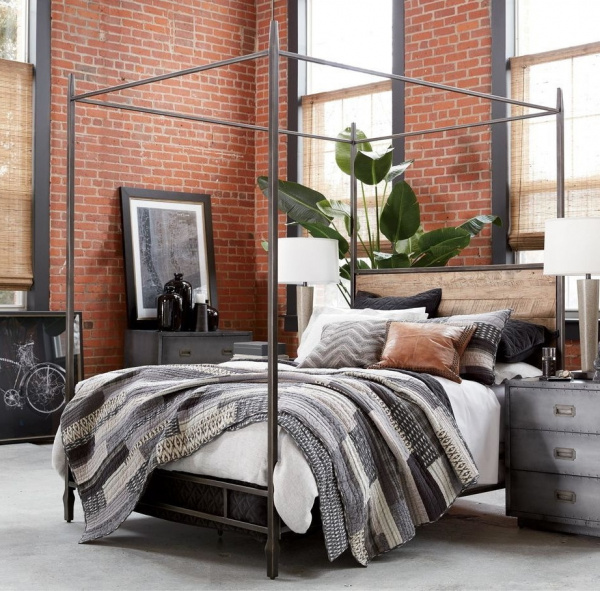Metallicheskaya krovat s baldakhinom iz metalla Wanessi v stile loft-kartinka